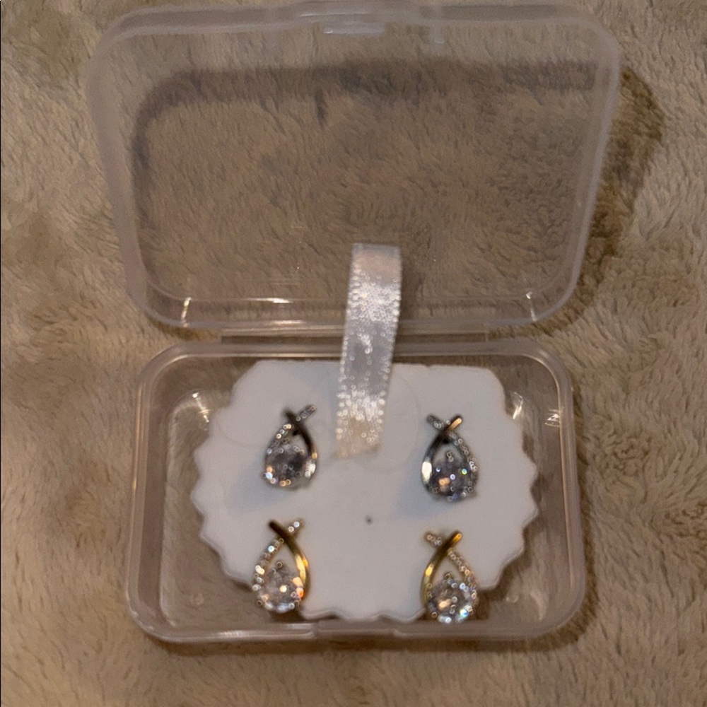 Elegant Gold and Silver Teardrop Earrings Set